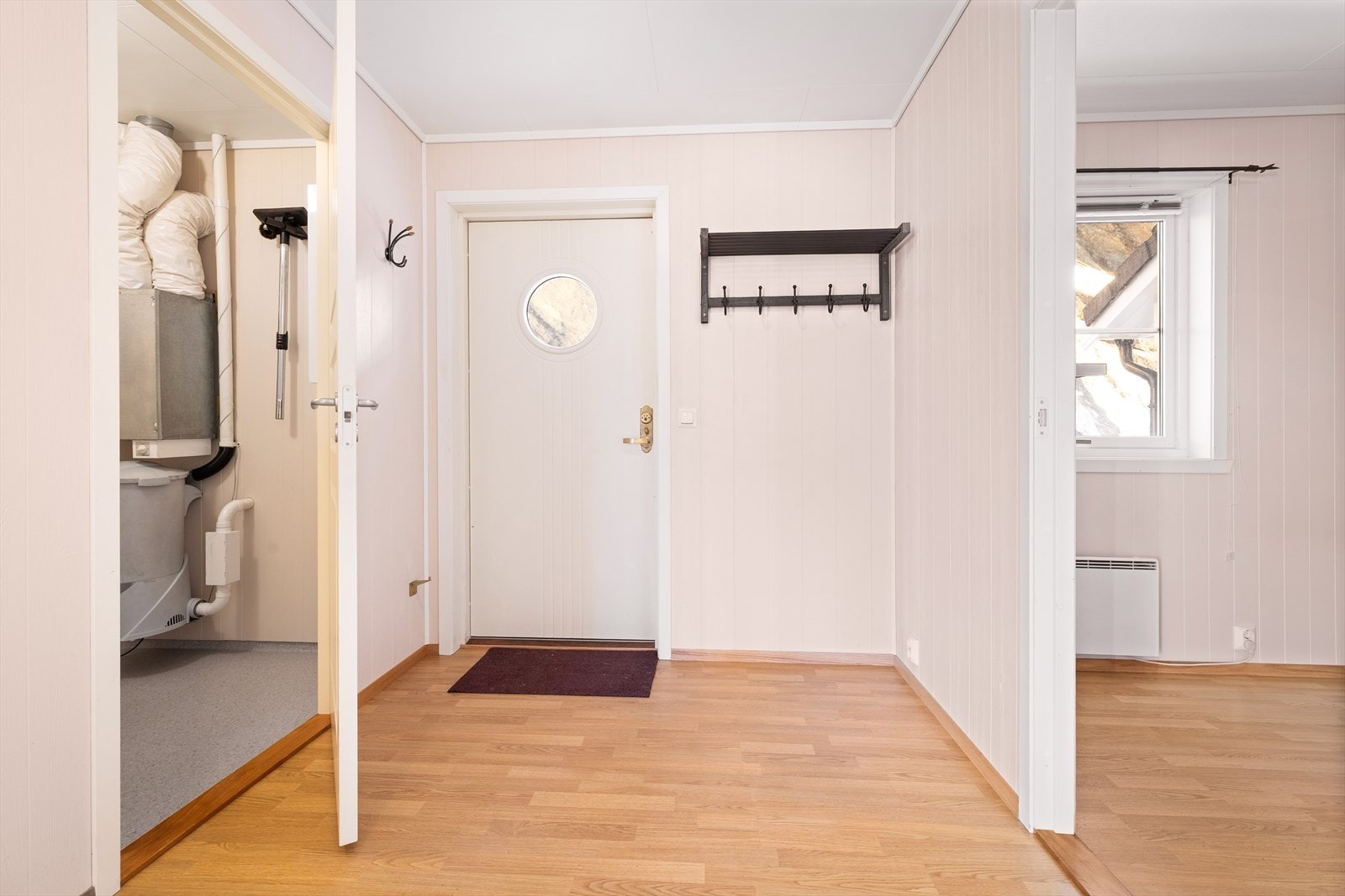 Soverom og teknisk rom ved inngangspartiet Galleribilde