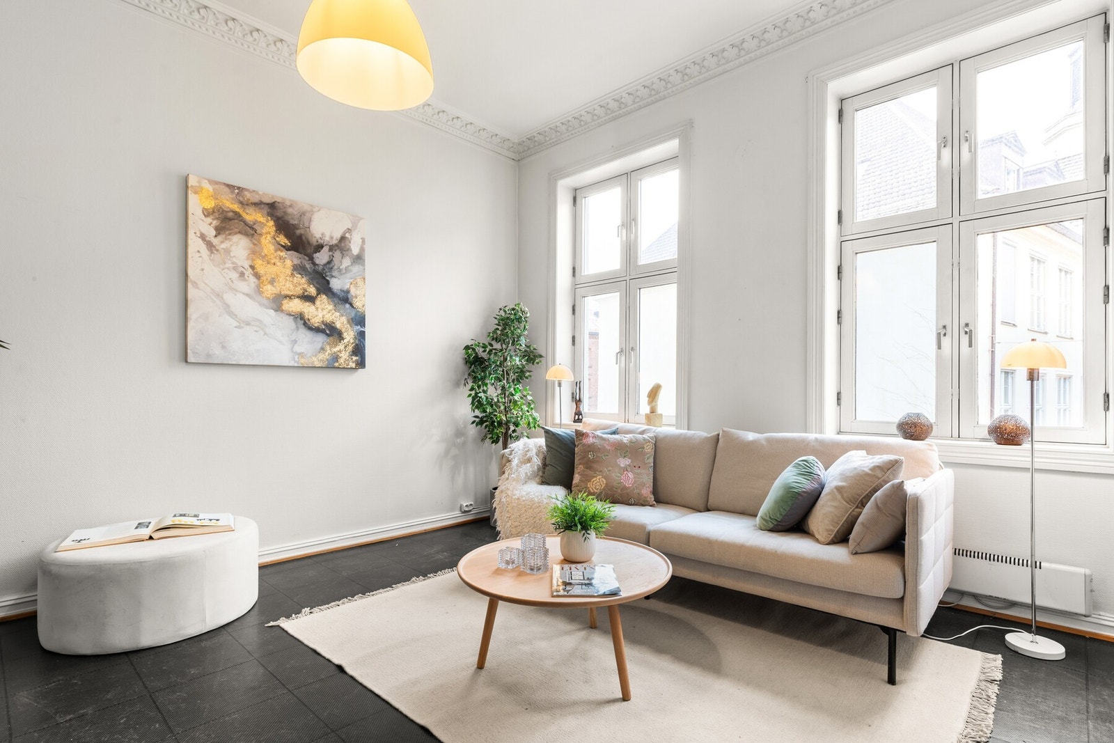 Leiligheten har et fantastisk utgangspunkt for å skape en moderne og personlig bolig med særpreg. Galleribilde