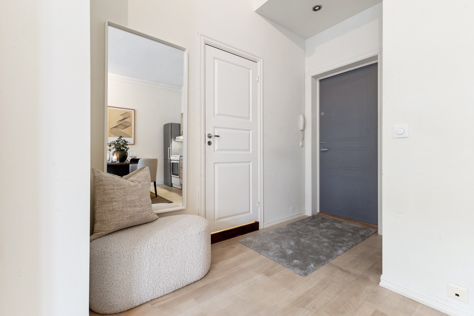 Entréen gir et ryddig og representativt førsteinntrykk. Galleribilde