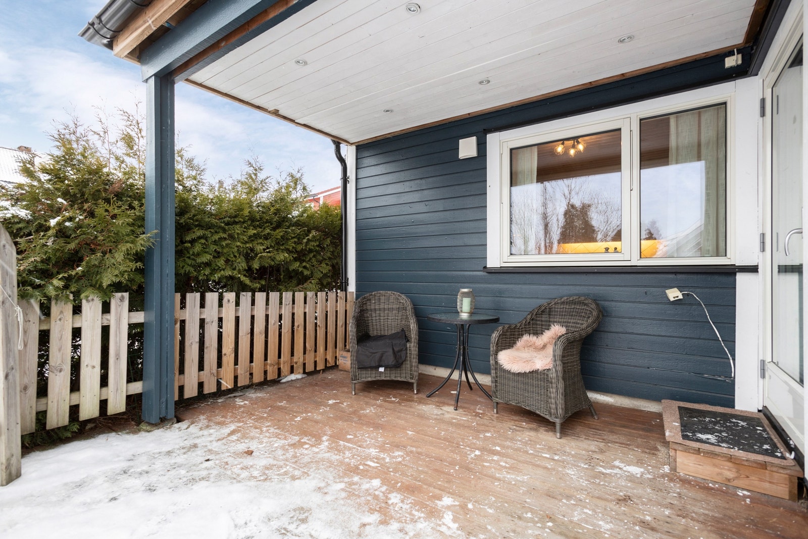 God plass til utemøblement og grill. Galleribilde
