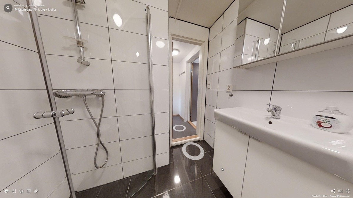 Bad i underetasje Galleribilde