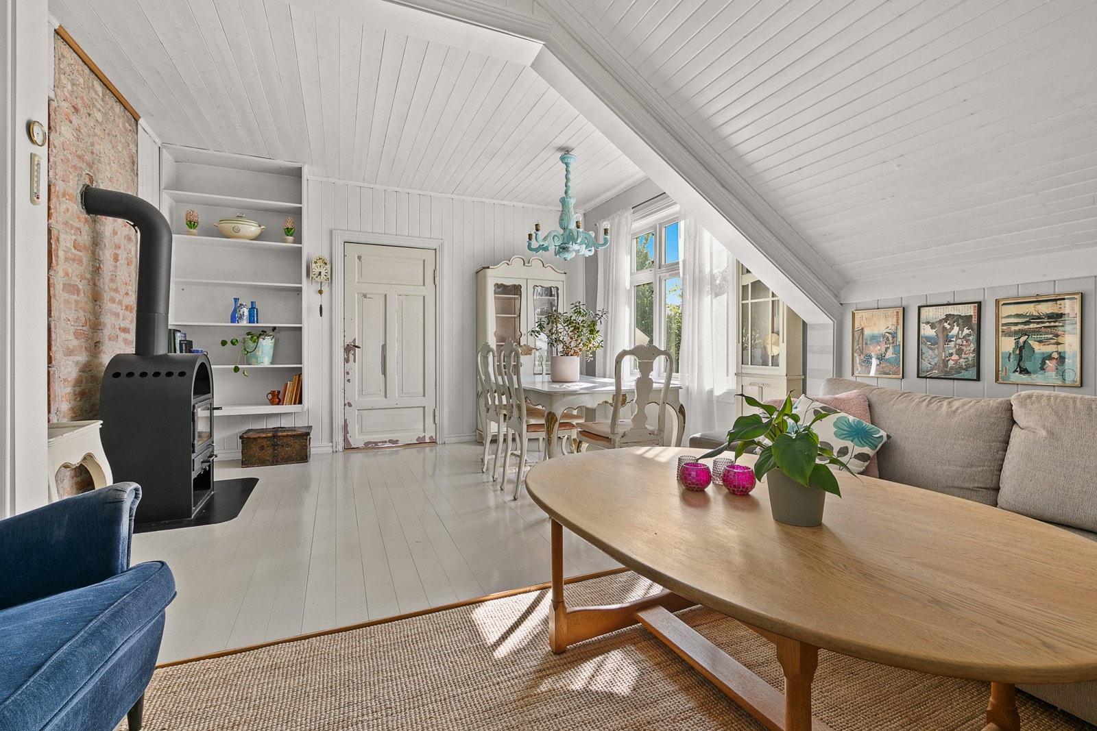 Stuen er lys og sjarmerende Galleribilde