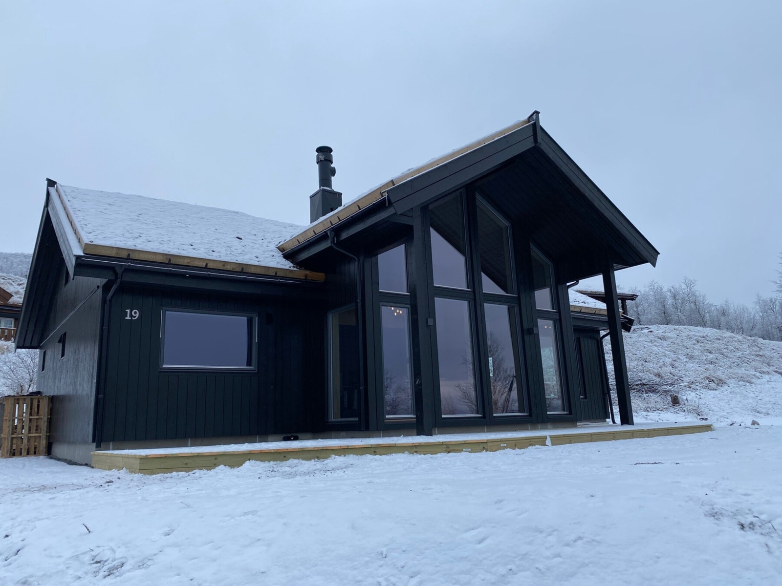 Hytta på vinterstid. Herfra er det ski-in/ski-out til Vaset Skisenter! Galleribilde