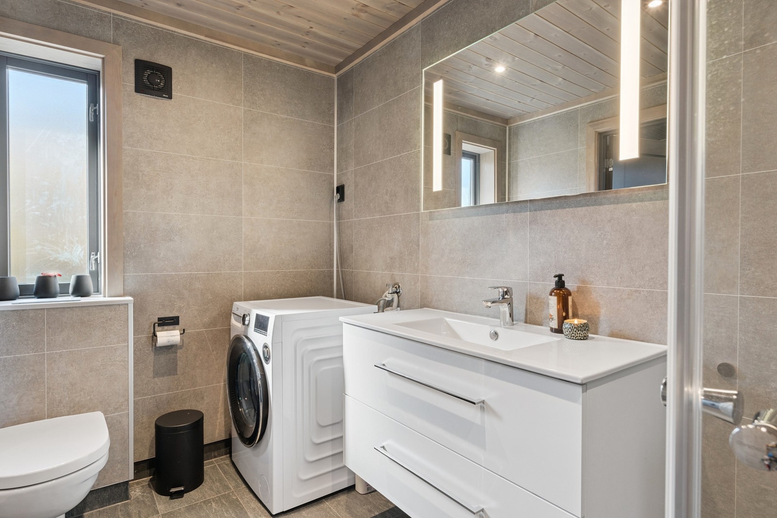 Bad 2 har også opplegg for vaskemaskin. Galleribilde