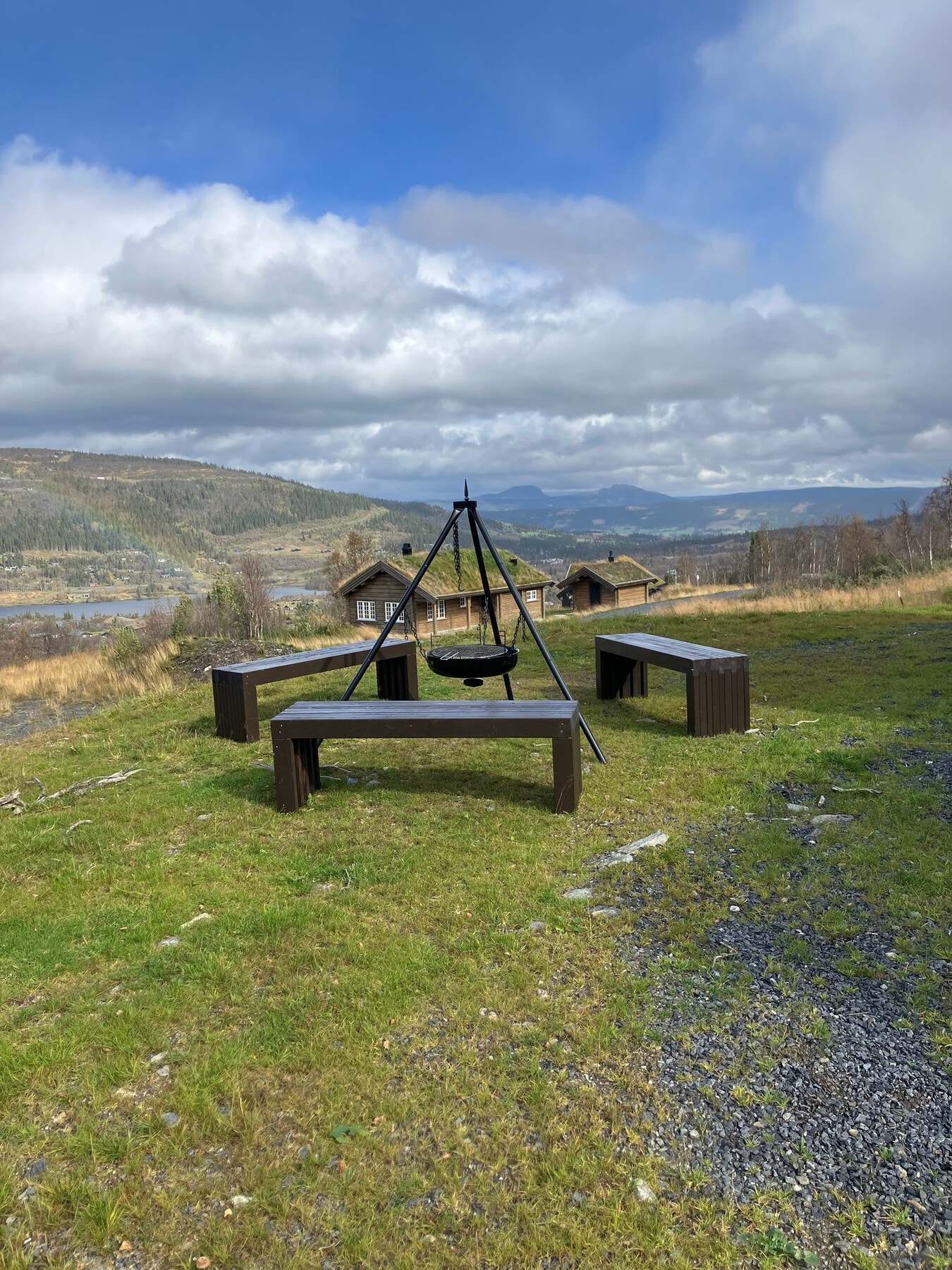 Hyggelig grillplass hvor utsikten kan nytes! Galleribilde