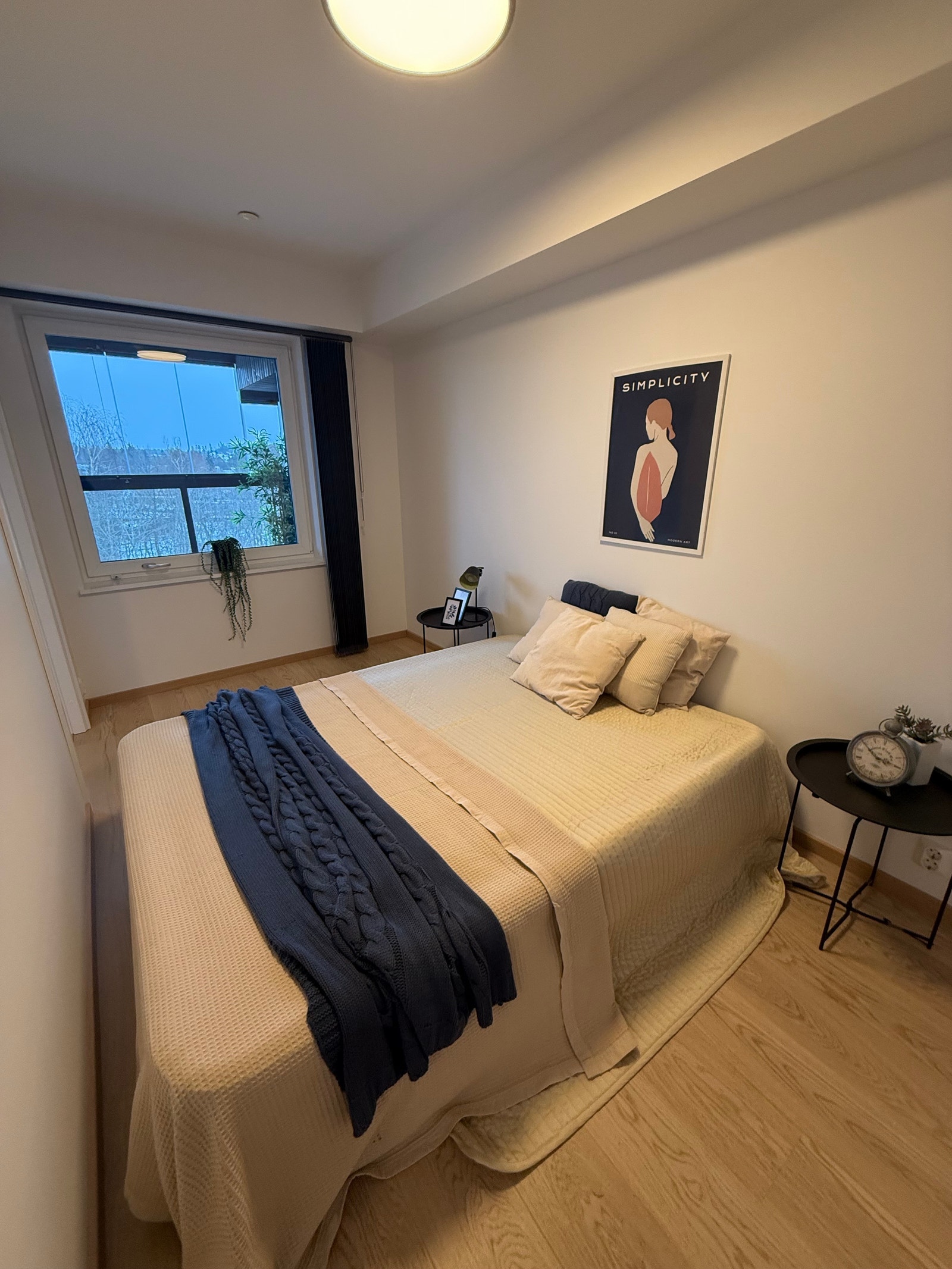 SOVEROM MED PLASS TIL DOBBELT SENG Galleribilde