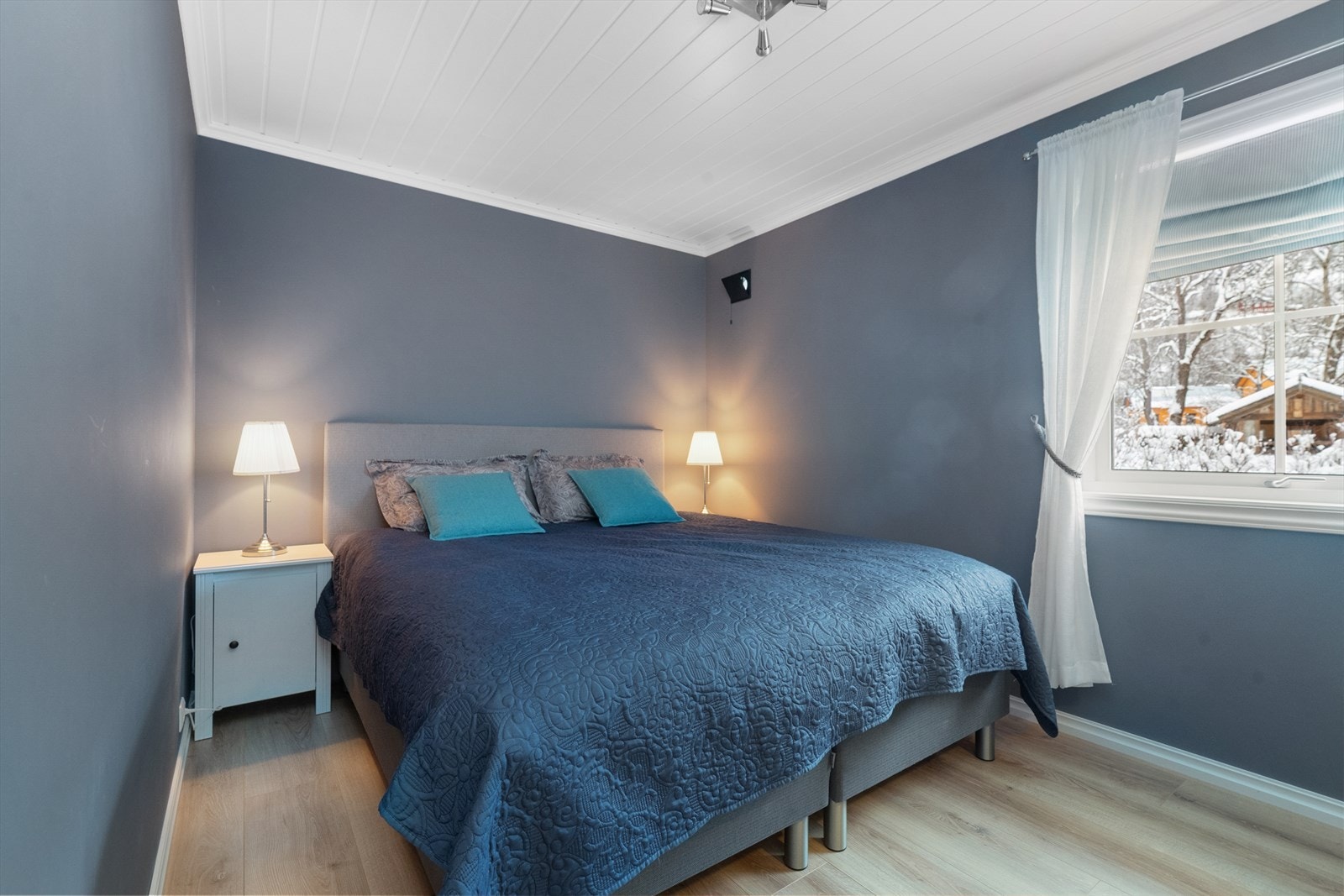 I boligen er det tre pene soverom. Galleribilde