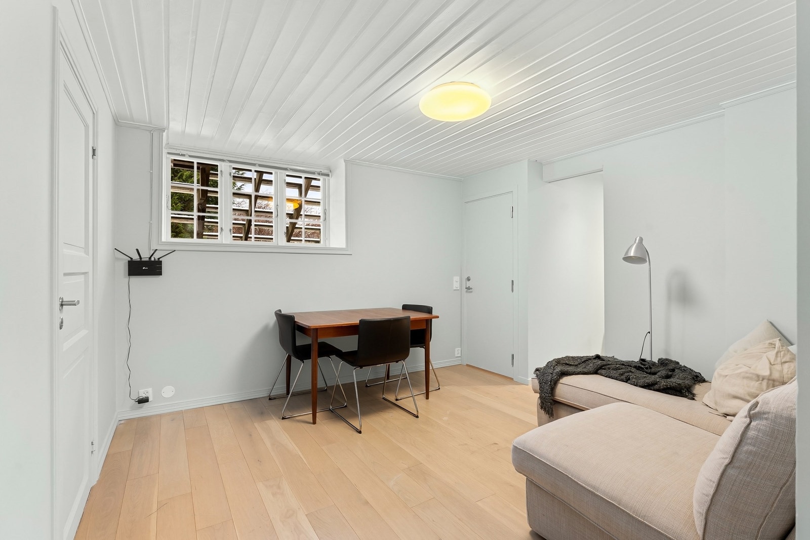 I underetasjen er det en kjellerstue med flere bruksmuligheter. Galleribilde