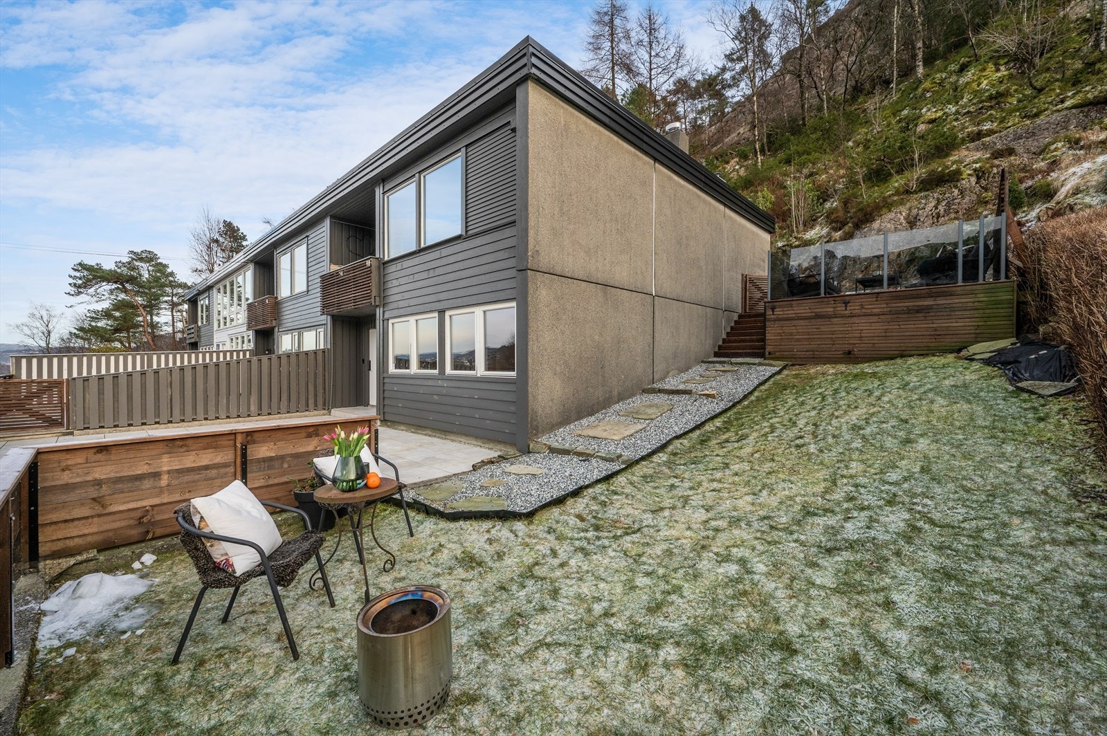 - Lekkert og innholdsrikt enderekkehus i et veletablert boligområde på Laksevåg - Galleribilde