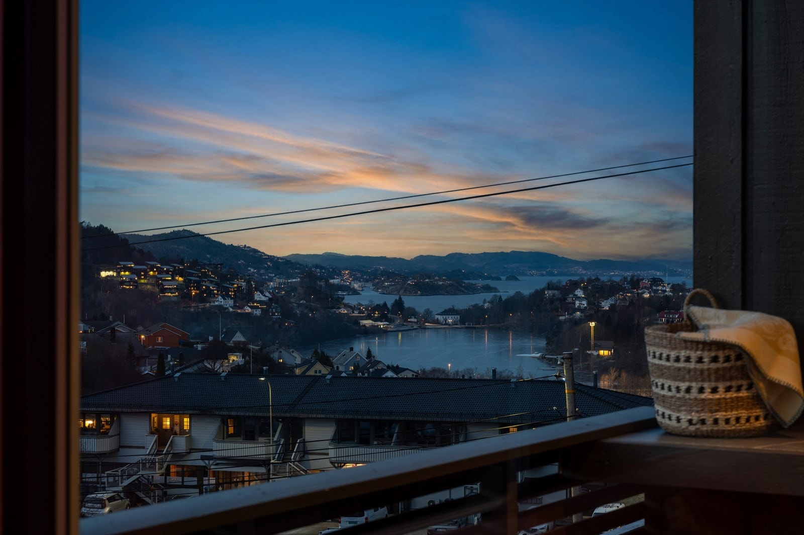 - Her får du nydelig sjøutsikt rett fra stuevinduet - Galleribilde