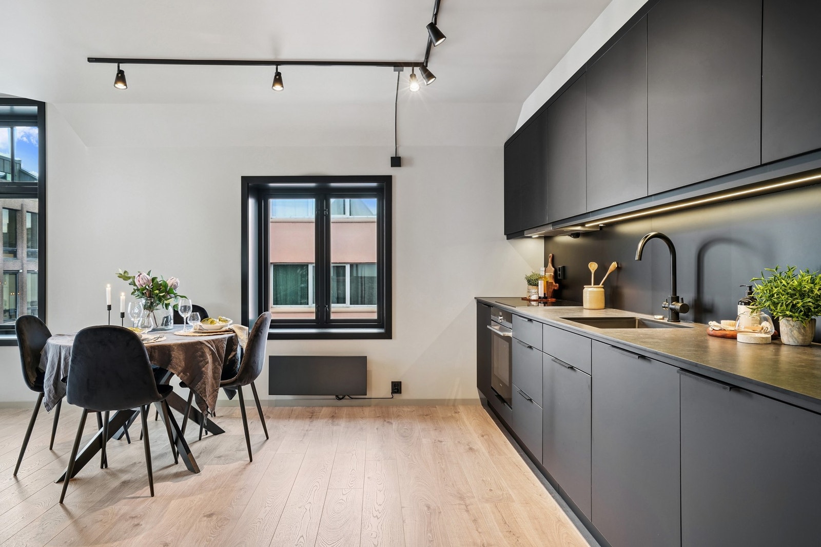 Over kokesonen er det avtrekk via balansert ventilasjon. Galleribilde