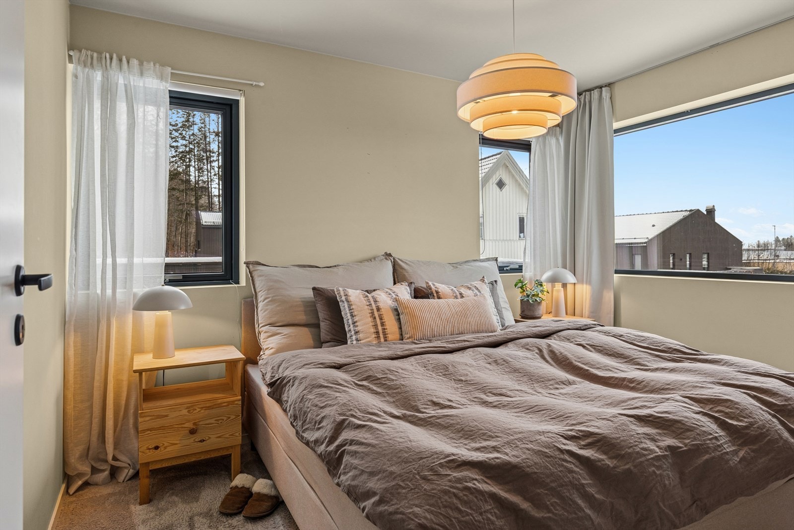 Boligen har tre innbydende soverom, alle samlet i boligens 2. etasje Galleribilde