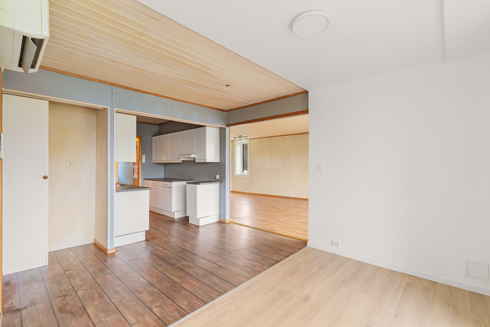 Lys og romslig leilighet med god kjøkkenløsning. Galleribilde