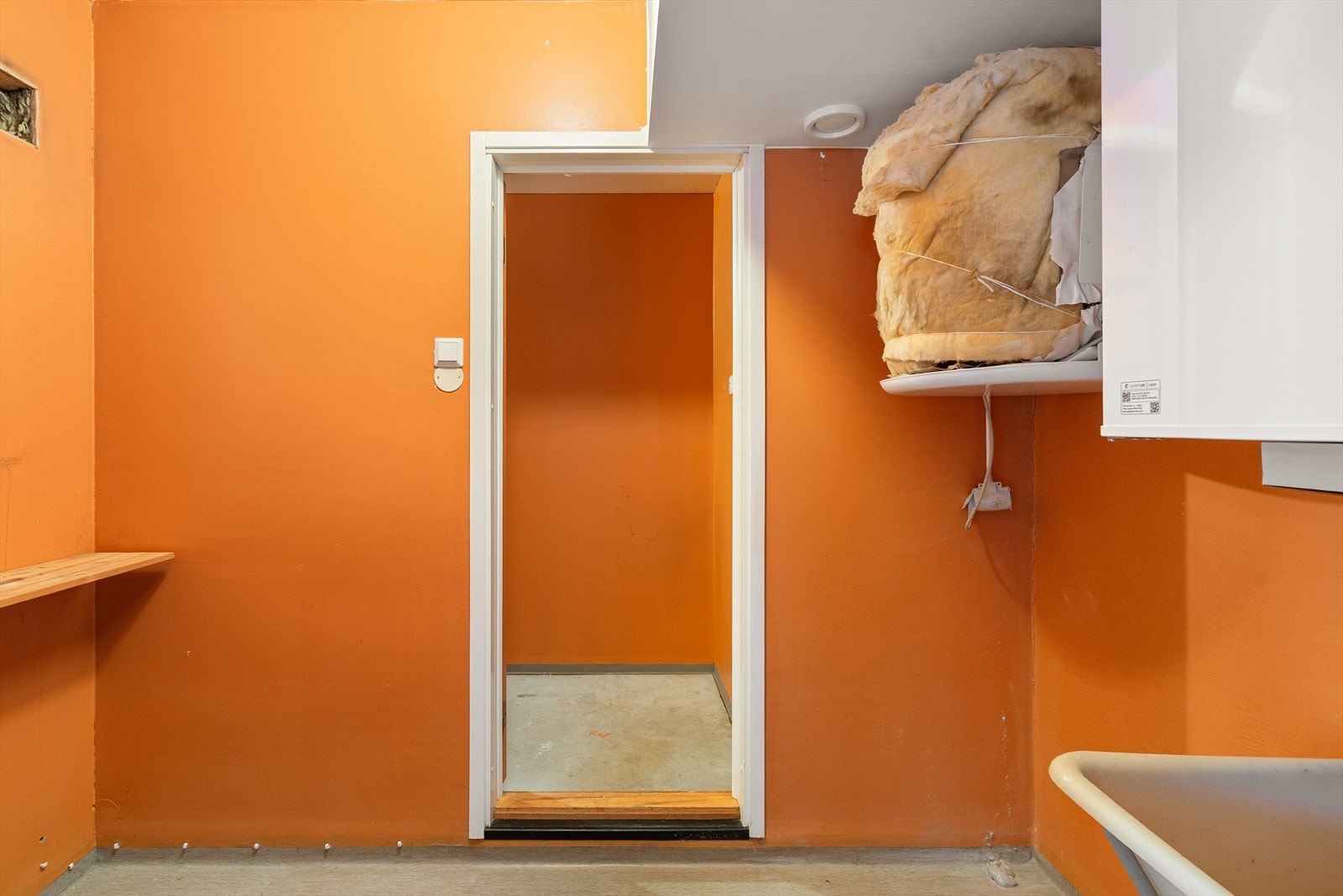 Praktisk vaskerom med utslagsvask. Galleribilde