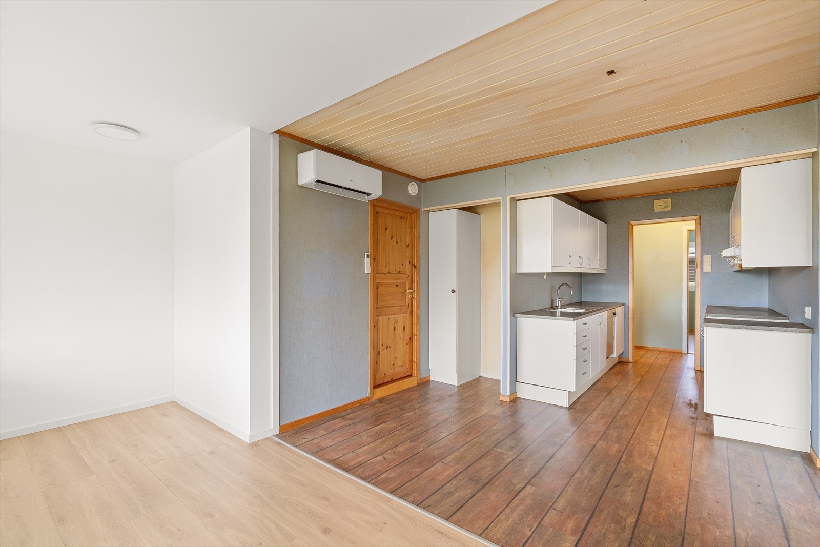 På kjøkkenet har du god plass til spisebord. Galleribilde