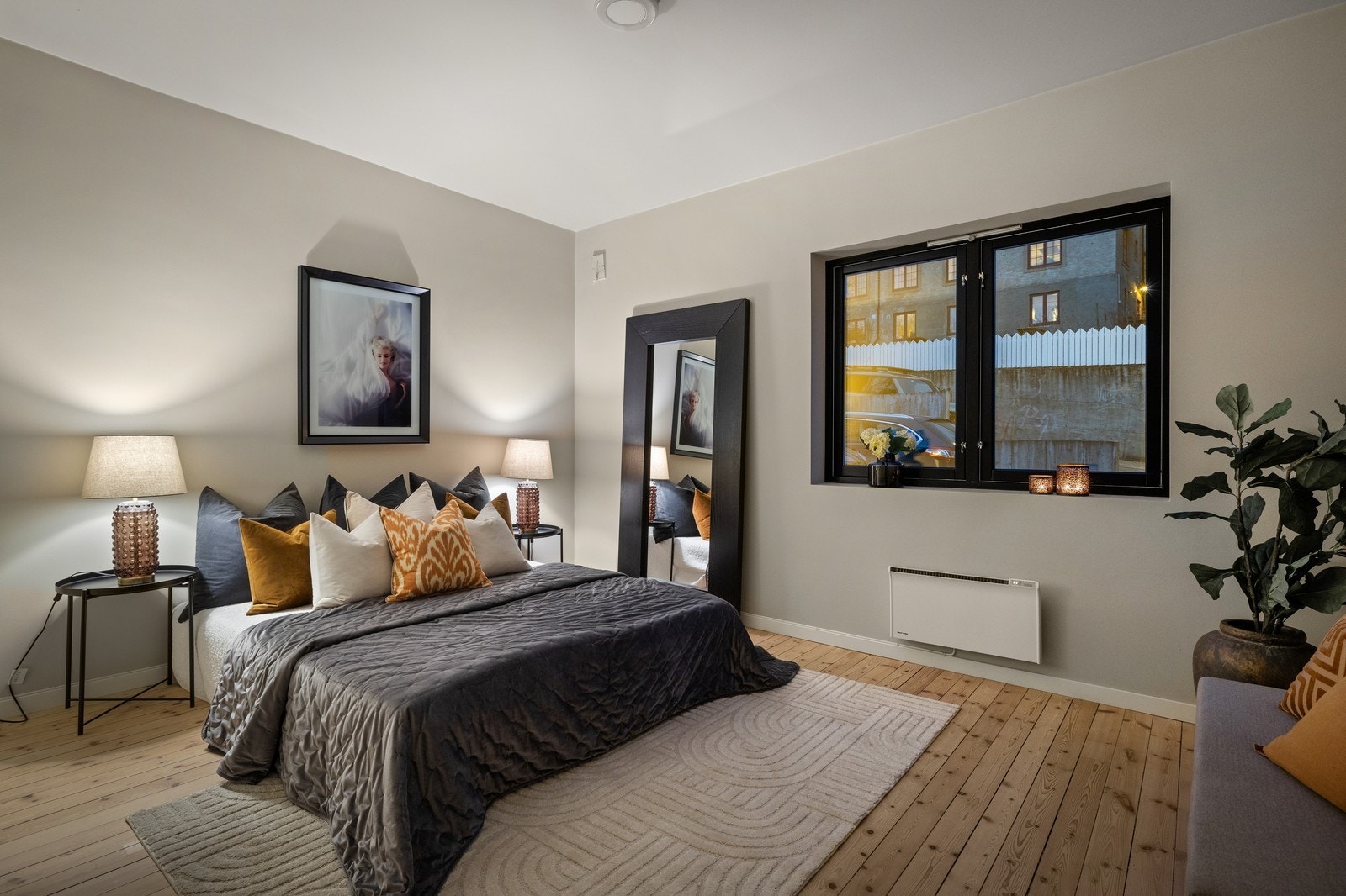 Hovedsoverom med god plass til dobbeltseng og garderobe. Galleribilde