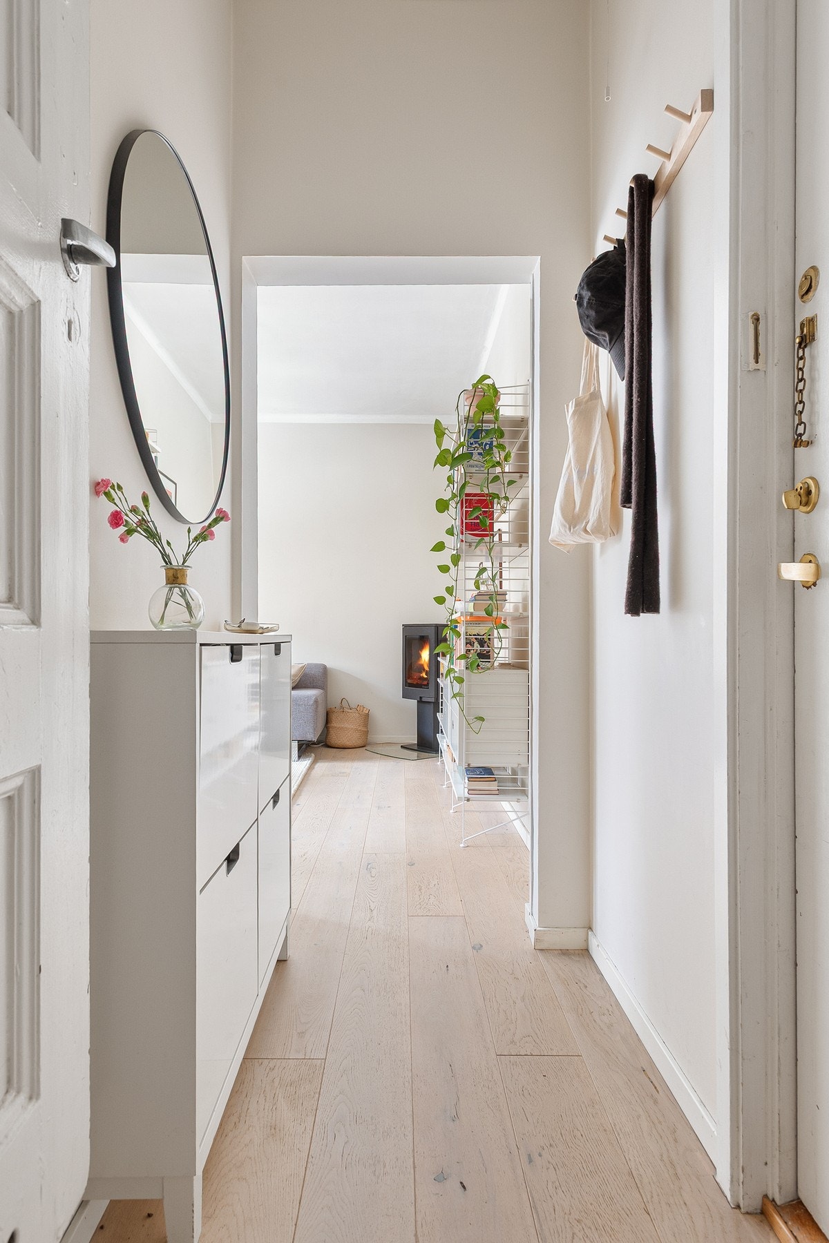 Boligen har rikelig med lagringsplass da den disponerer til sammen 8 kvm bodareal. Galleribilde