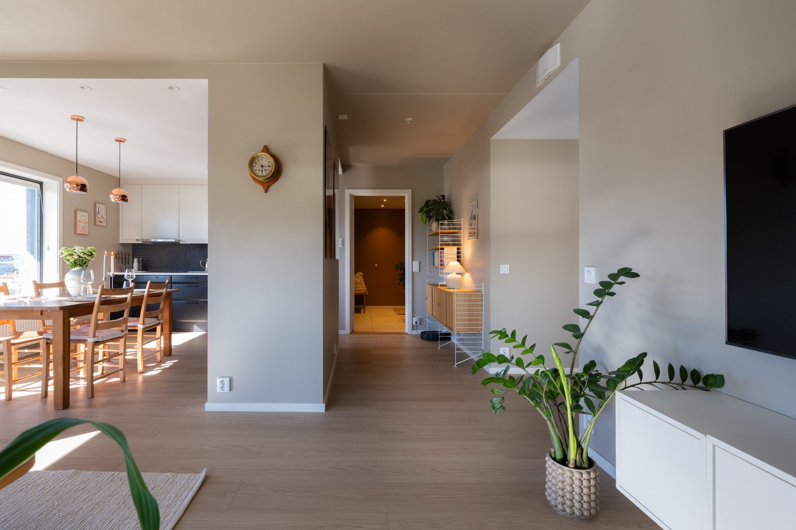 Boligen har balansert ventilasjon som bidrar til et godt inneklima og bomiljø. Galleribilde