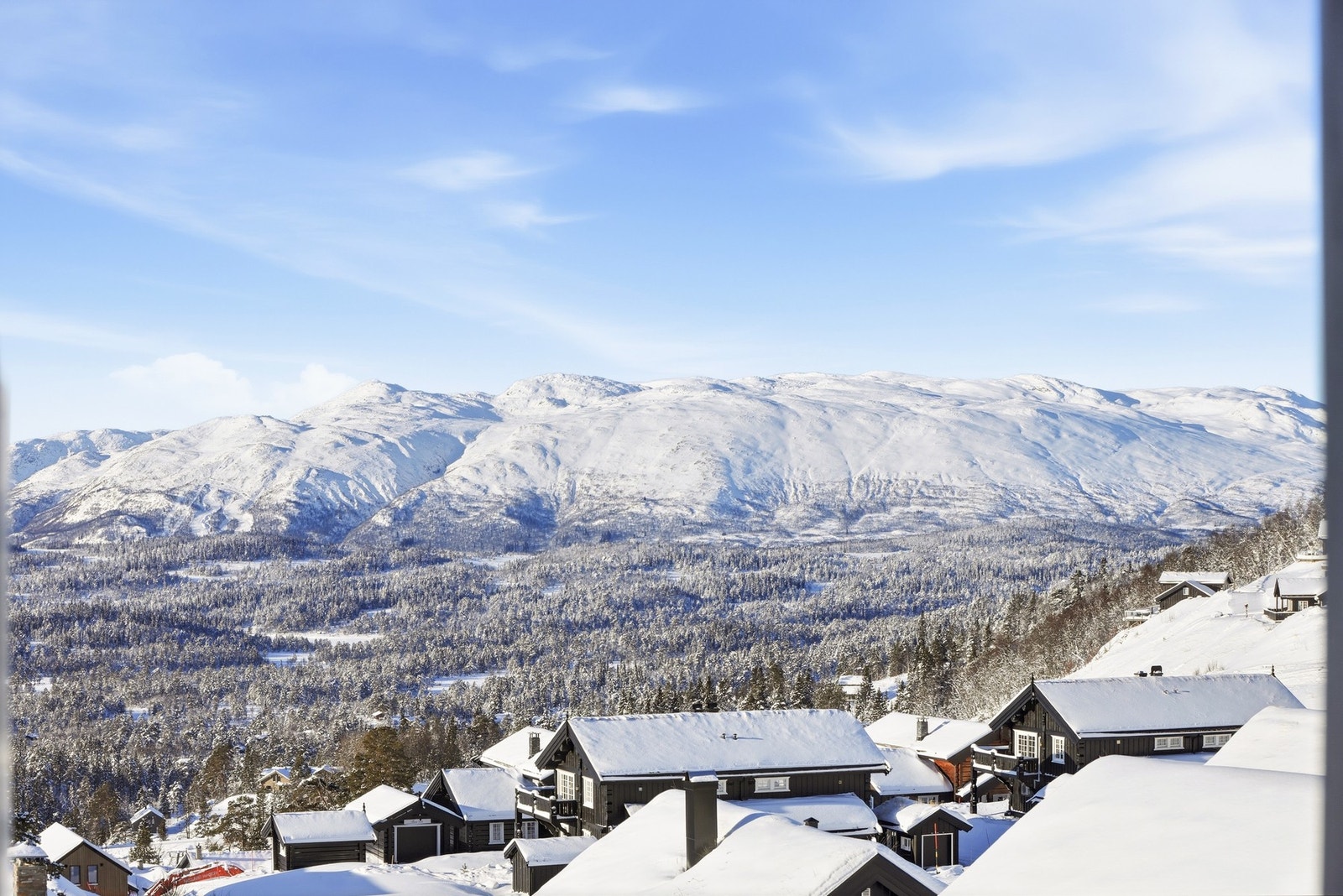 Fra loftstuen er det utgang til balkong med eventyrlig utsikt Galleribilde