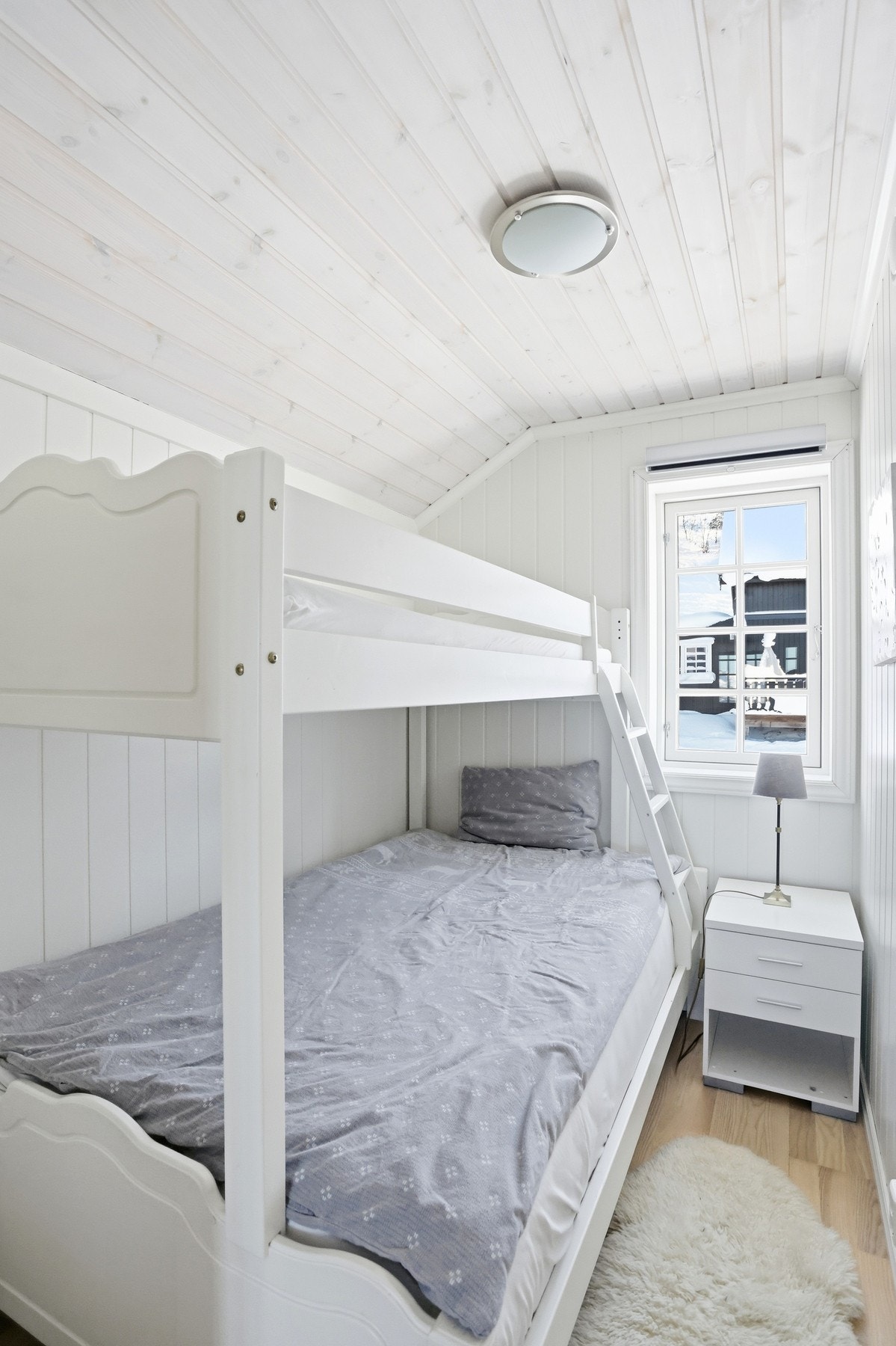 Soverom III beliggende i 2.etasje innredet med familiekøye Galleribilde