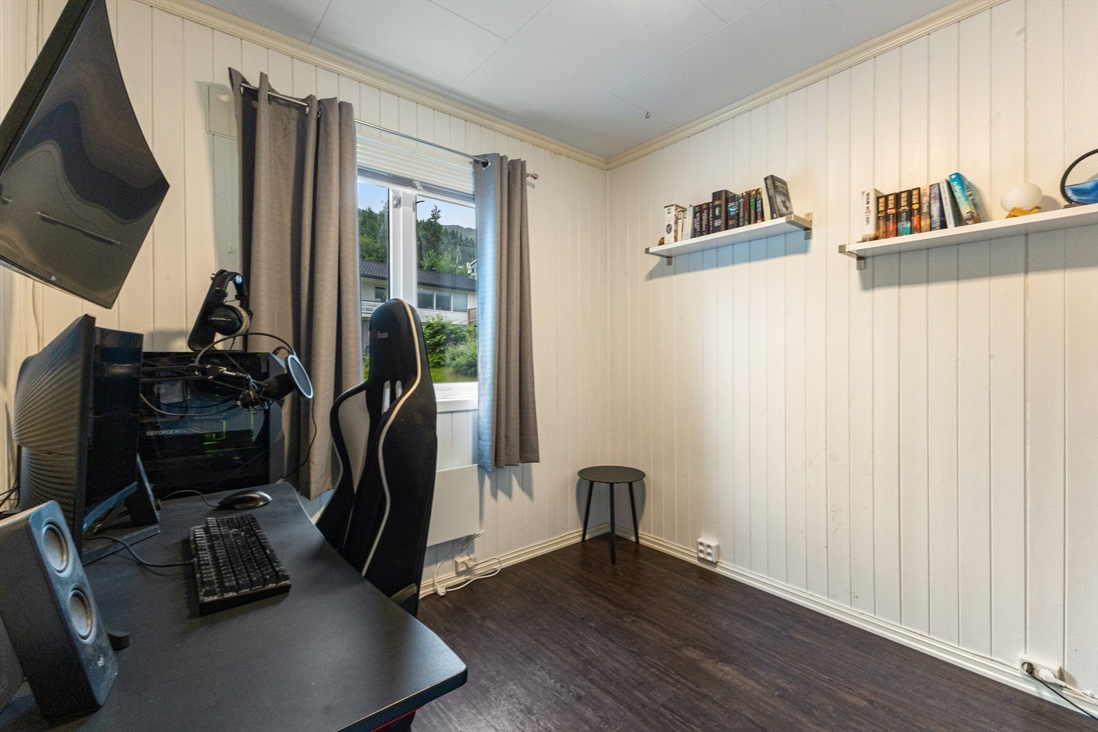 Her har du også et soverom. Dette blir i dag brukt som kontor. Galleribilde