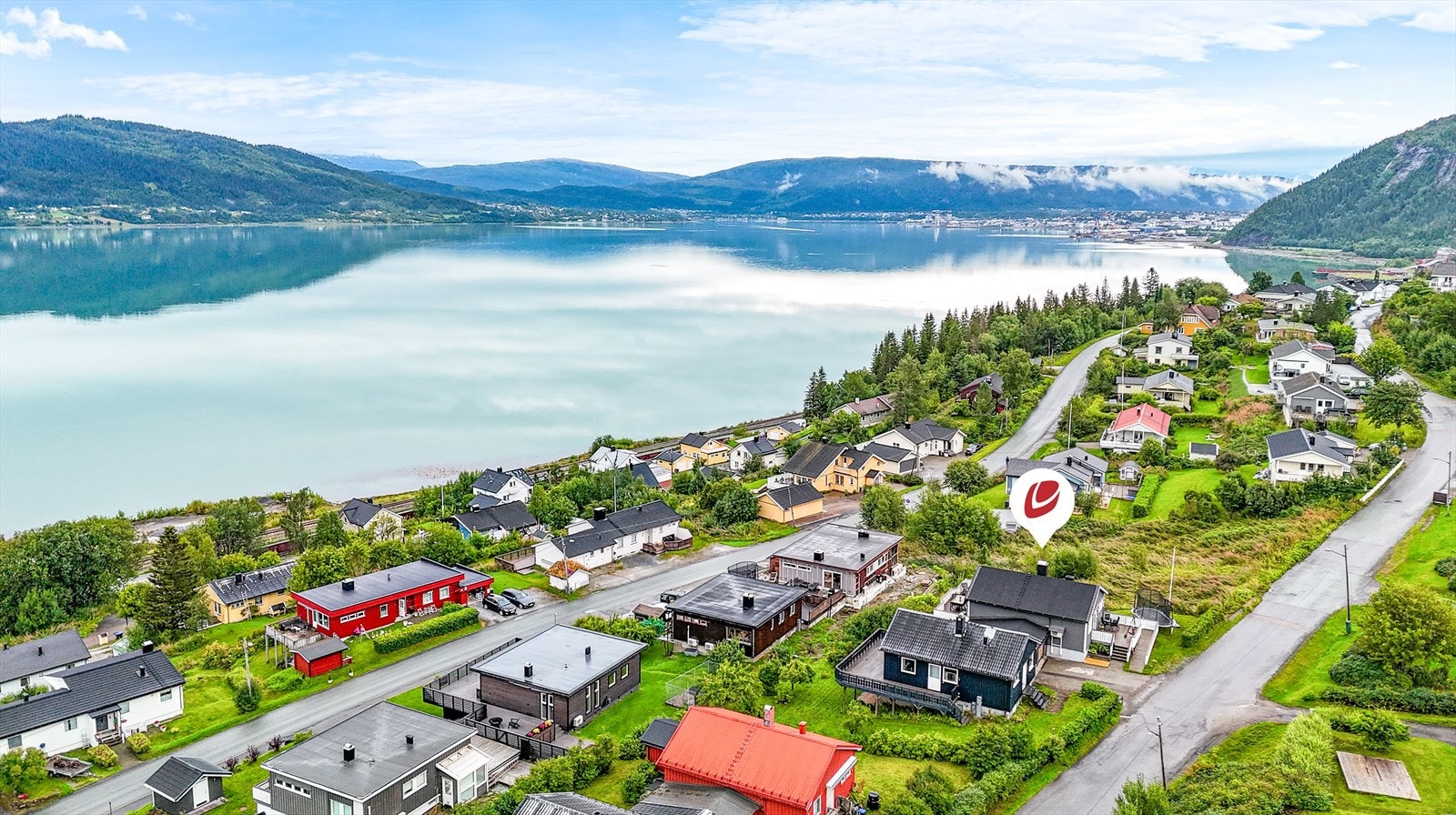 Eiendommen grenser mot friareal. Galleribilde