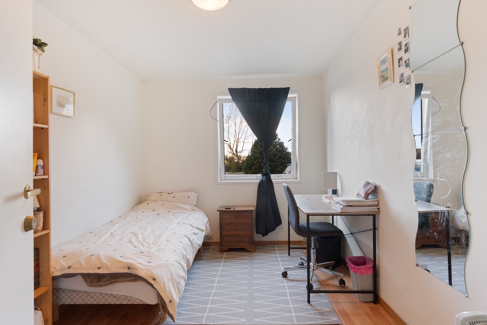 Soverom nr. 2 i leiligheten(ikke godkjent) i underetasjen Galleribilde