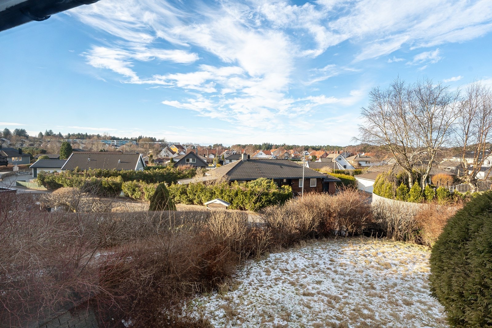 Hage med herlig boltreplass Galleribilde