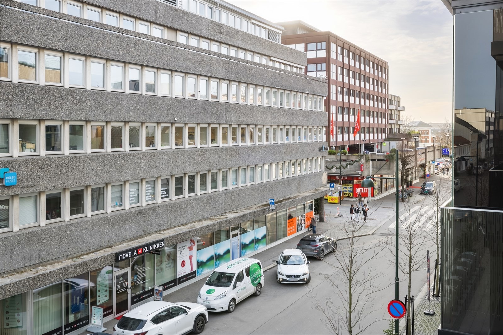 Meget sentral beliggenhet! Markens gate er like utenfor døren med alle fasiliteter man måtte ønske. Galleribilde