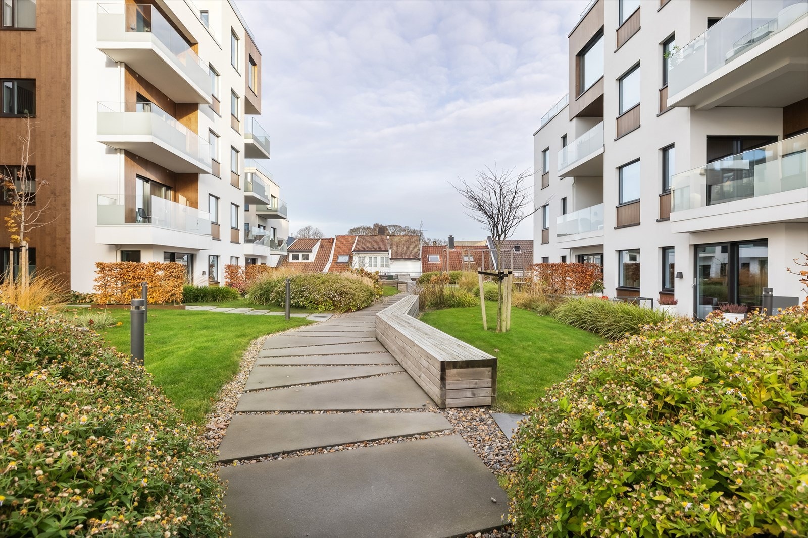 Flotte fellesområder like utenfor døren som del av sameiet. Galleribilde