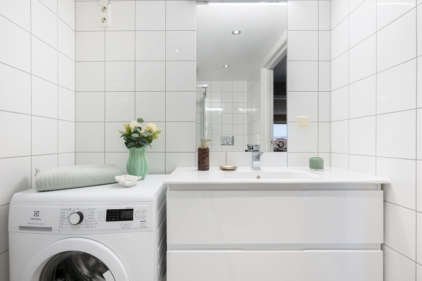 Opplegg for vaskemaskin og tørketrommel Galleribilde