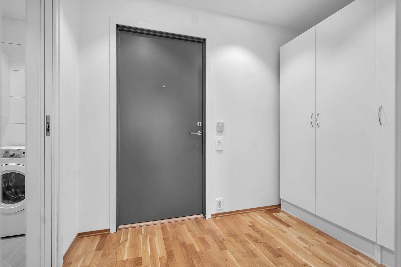 - Velkommen inn | Innbydende gang som gir et godt førsteinntrykk - Galleribilde