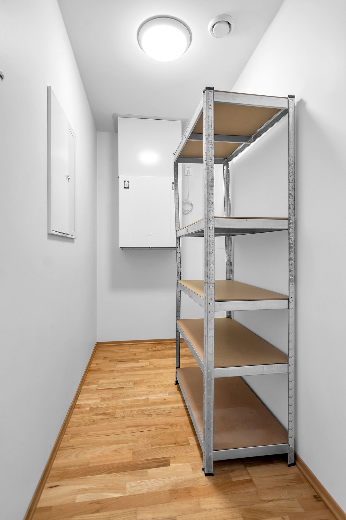 - Praktisk innvendig bod i leiligheten, samt en romslig bod i kjeller | Det er også balansert ventilasjonsanlegg - Galleribilde