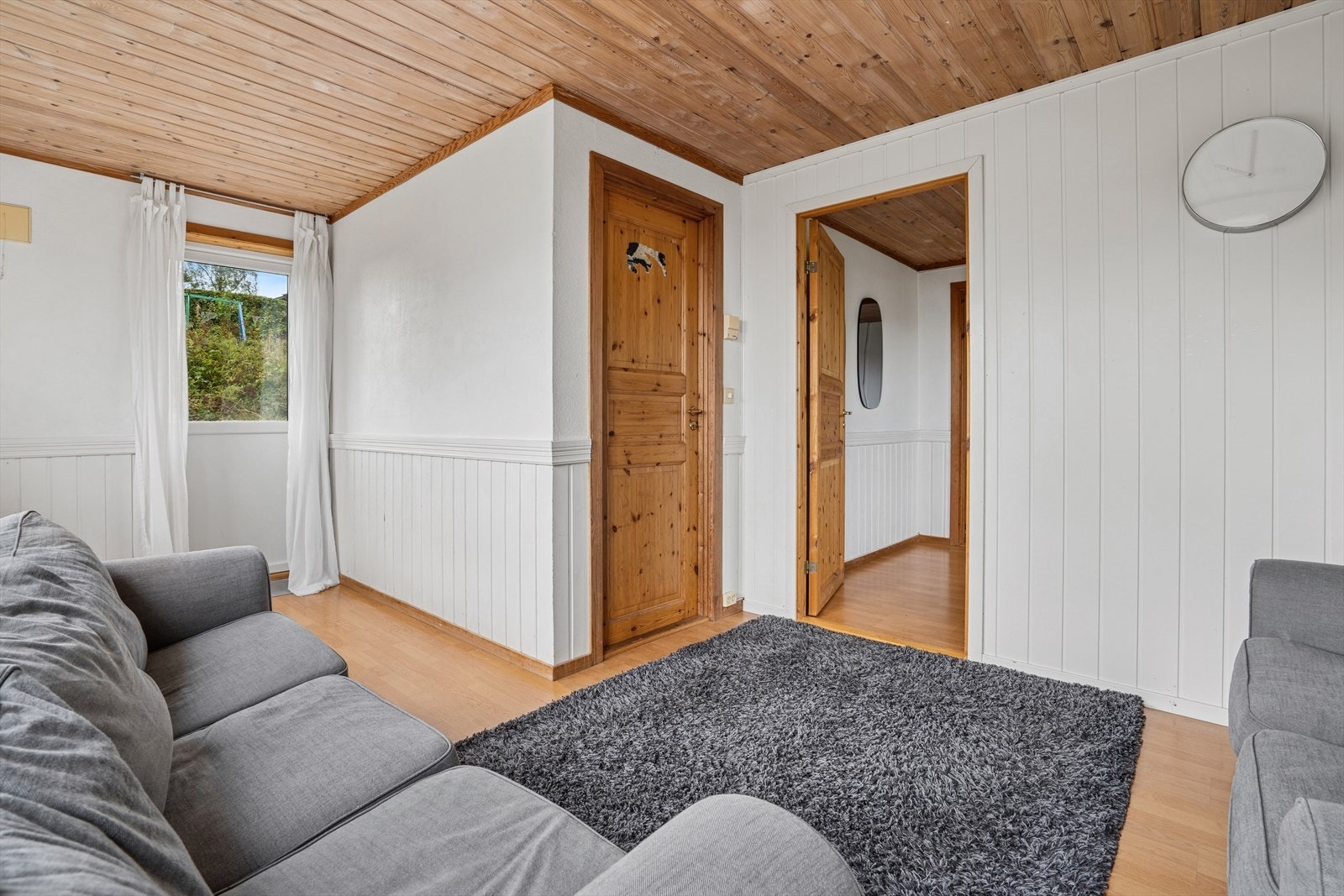 Stue i delen av boligen som i dag er leid ut. Galleribilde