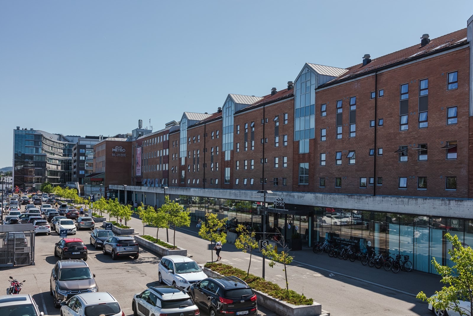 Hverdagslogistikken er enkel med gangavstand til Triaden Lørenskog Storsenter. Galleribilde