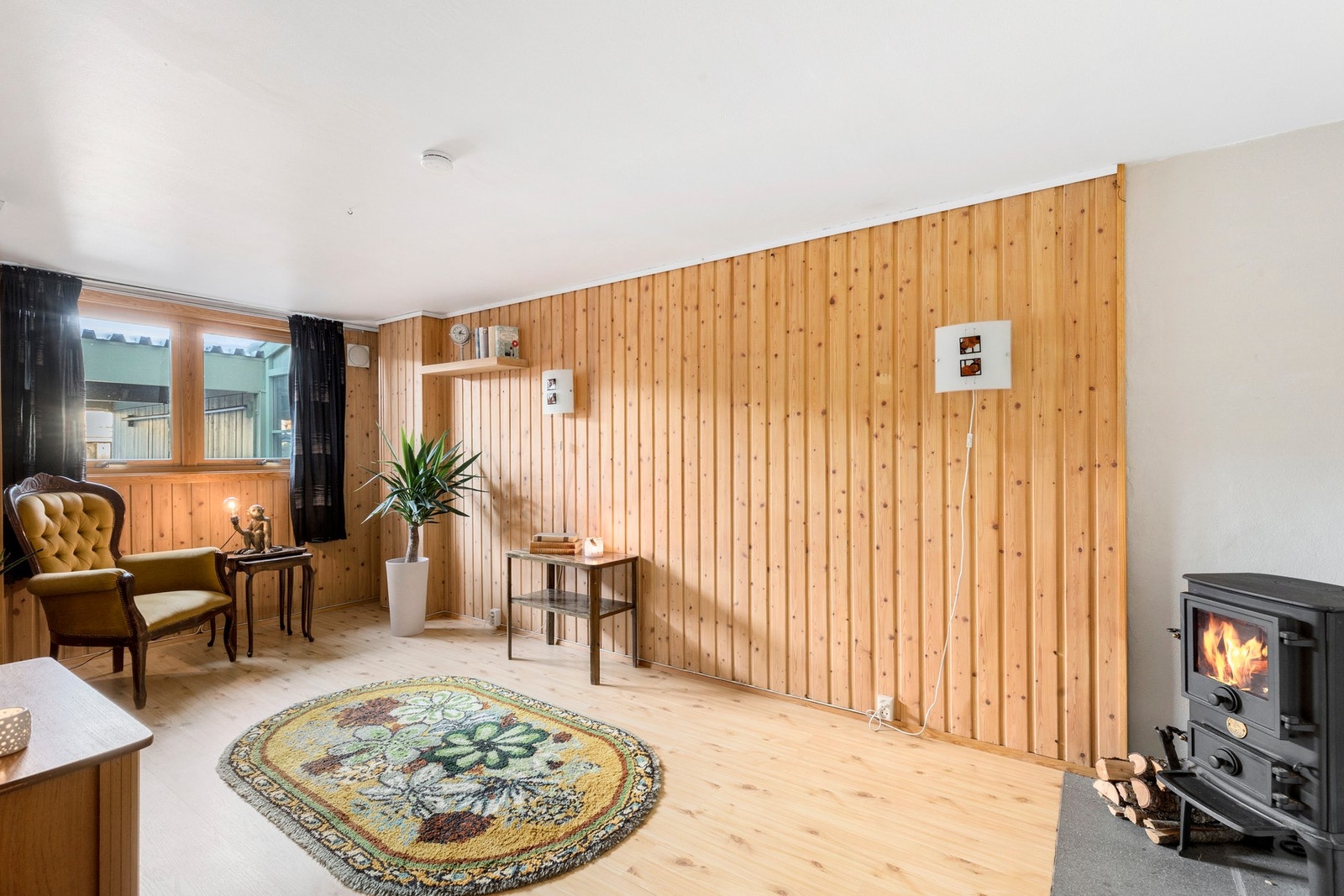 Kjellerstuen på 14 kvm kan brukes til mangt, og er et fint oppholdsrom for barna, eller om du skulle ha overnattingsgjester Galleribilde