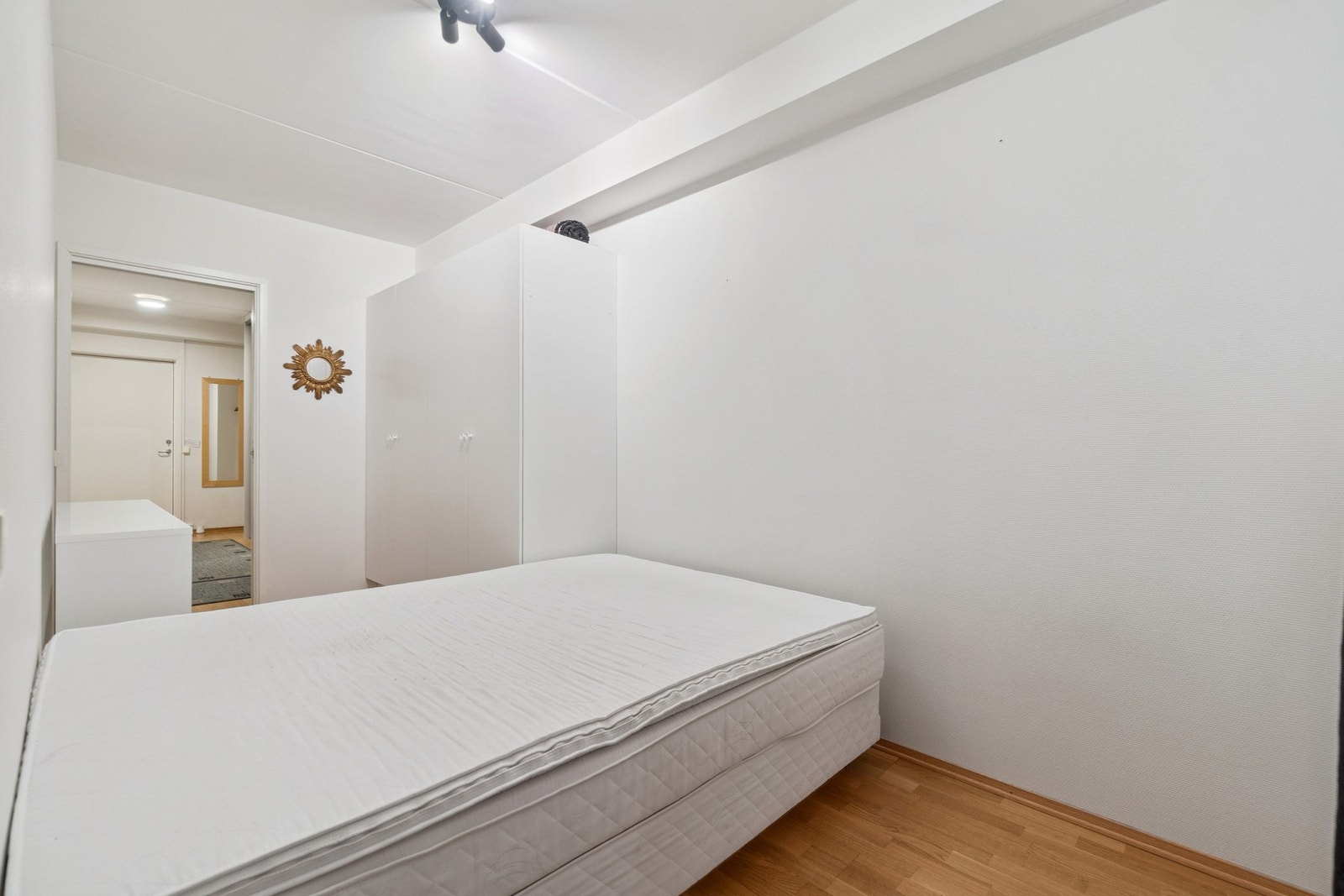 Soverommet sett fra inngang ved stuen. Galleribilde