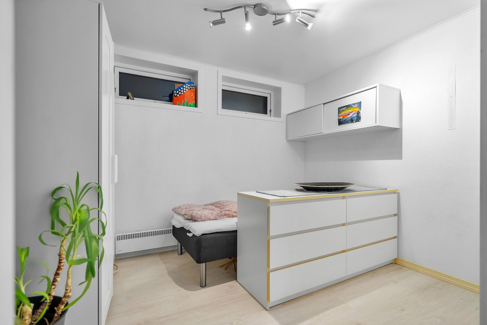 - Bod som pr i dag er innredet som soverom (rommet er ikke bruksendret til soverom) - Galleribilde