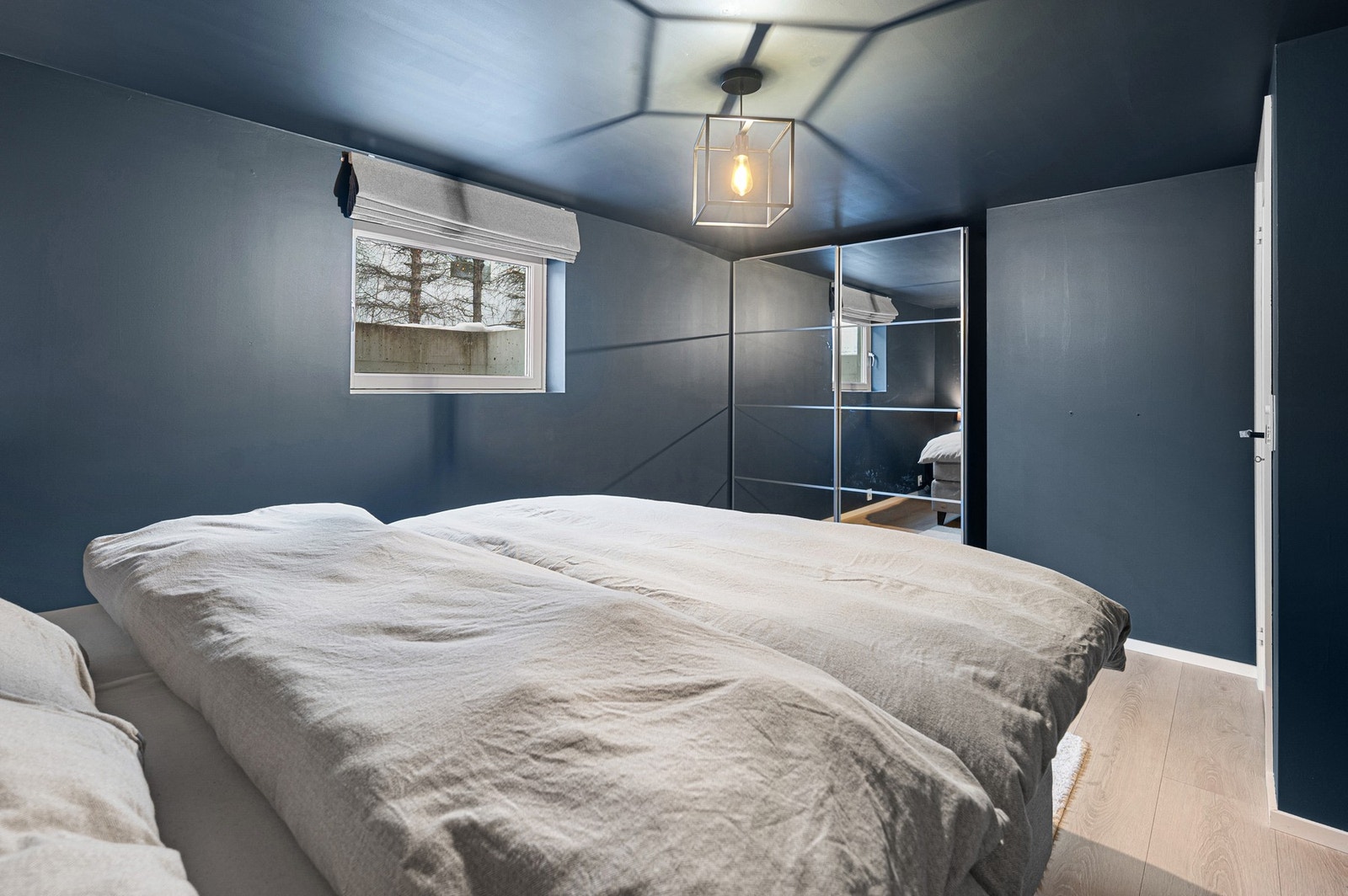 Soverommet har god plass til seng og garderobeskap. Galleribilde