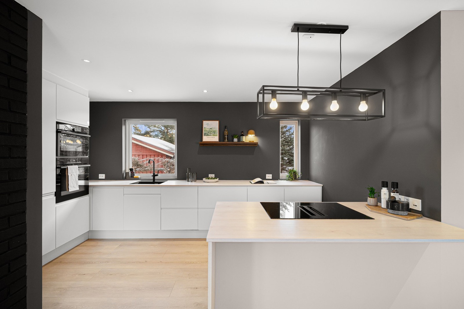 Her får du et lekkert kjøkken som ble oppusset i 2022. Galleribilde