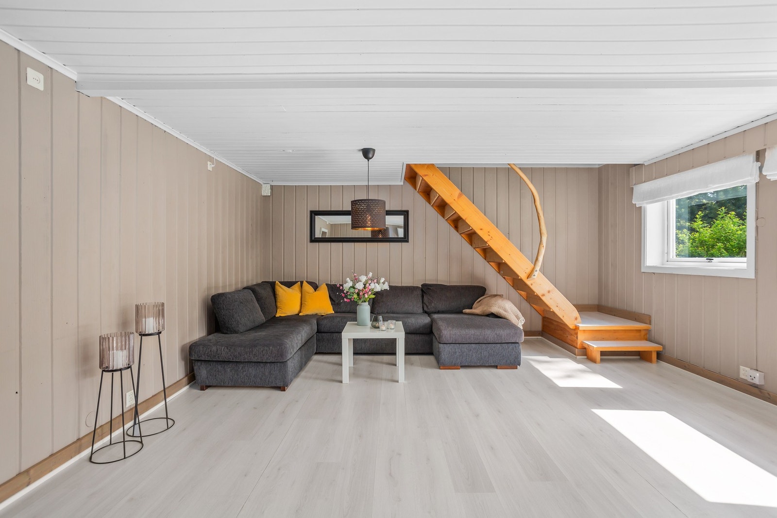 Kjellerstue. Galleribilde