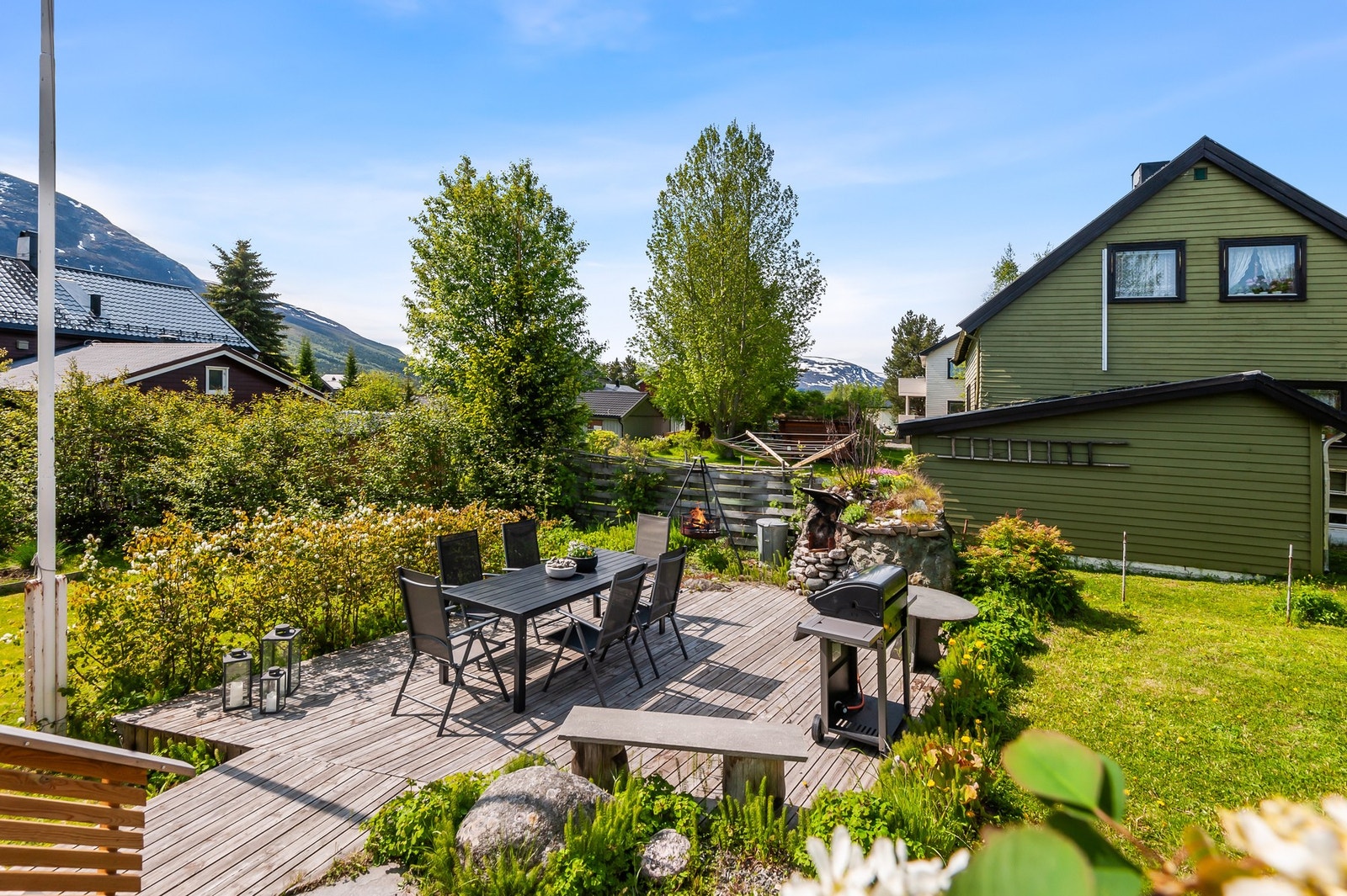 Koslig markterrasse utenfor verandaen. Galleribilde