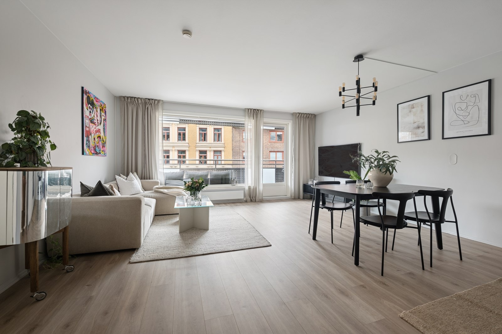 Marianne Stoveland i DNB Eiendom har gleden av å presentere Hagegata 31. Galleribilde