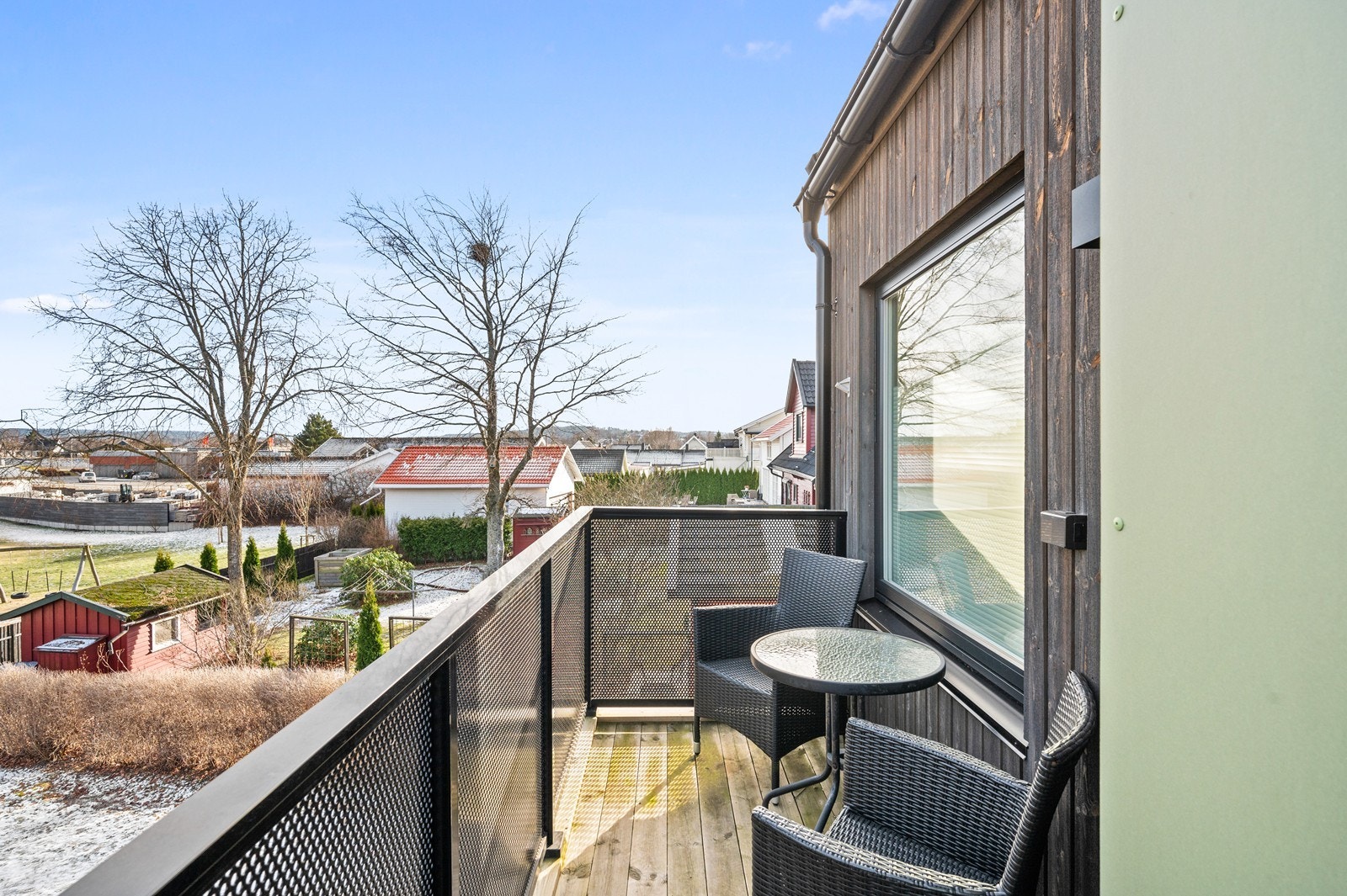 Balkongen fra stuen. Perfekt til å nyte morgenkaffen. Galleribilde
