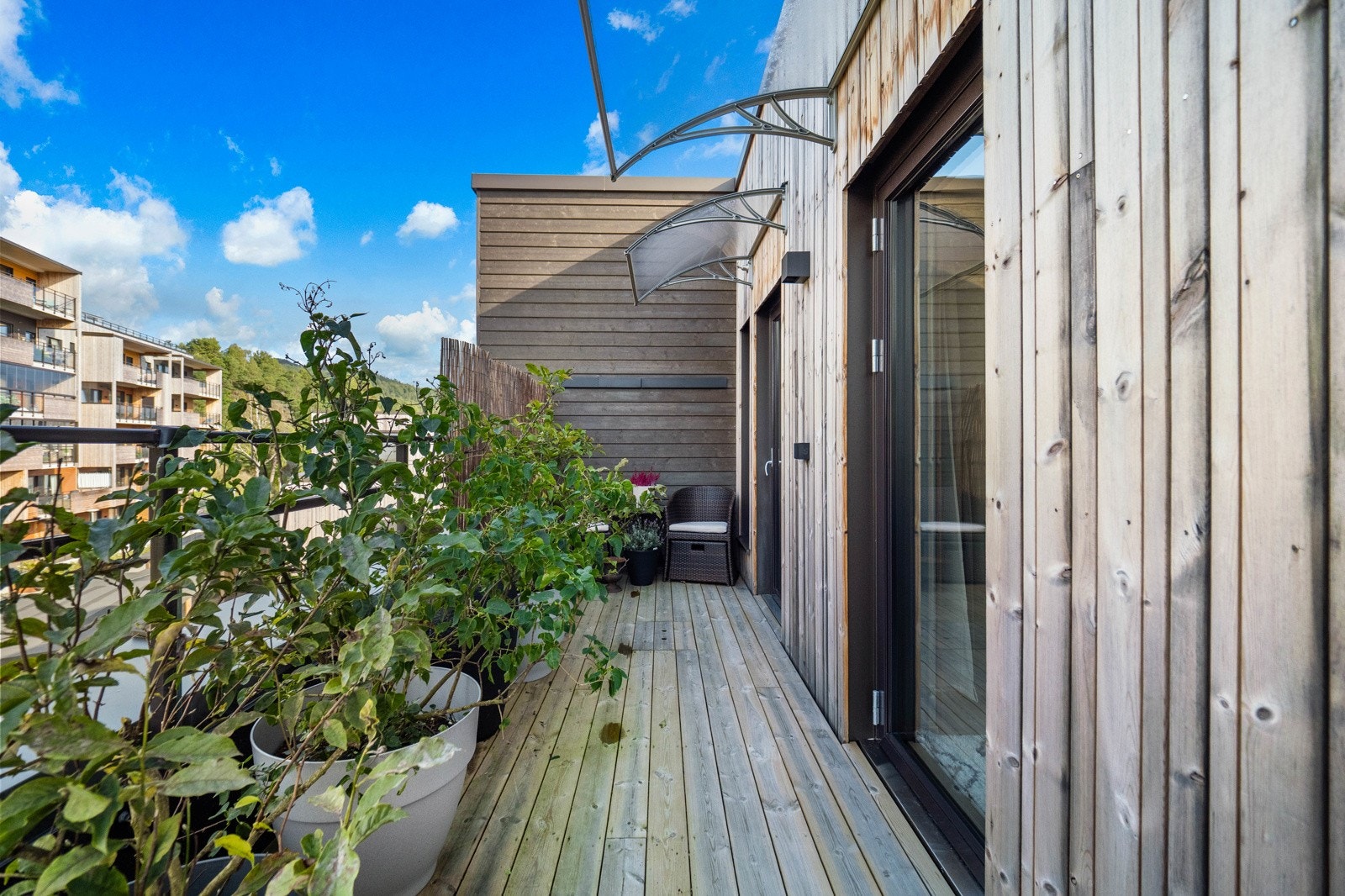 Terrasse på ca. 12 kvm med utgang fra to av soverommene Galleribilde