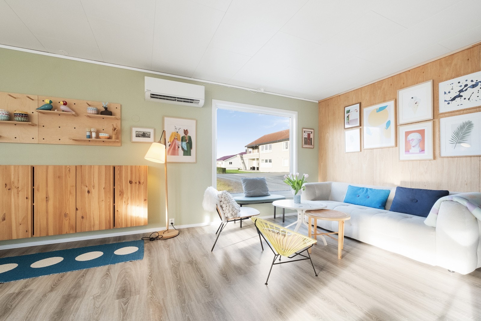 Store vinduer gir godt med lysinnslipp. Galleribilde