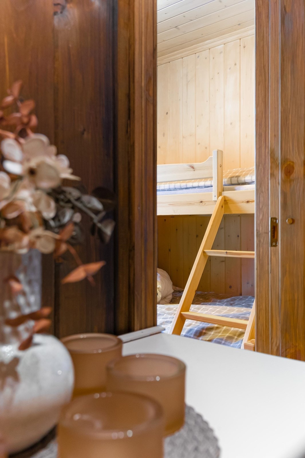 Soverom med køyeseng, praktisk plassert i tilknytning til gang og øvrige soverom. Galleribilde