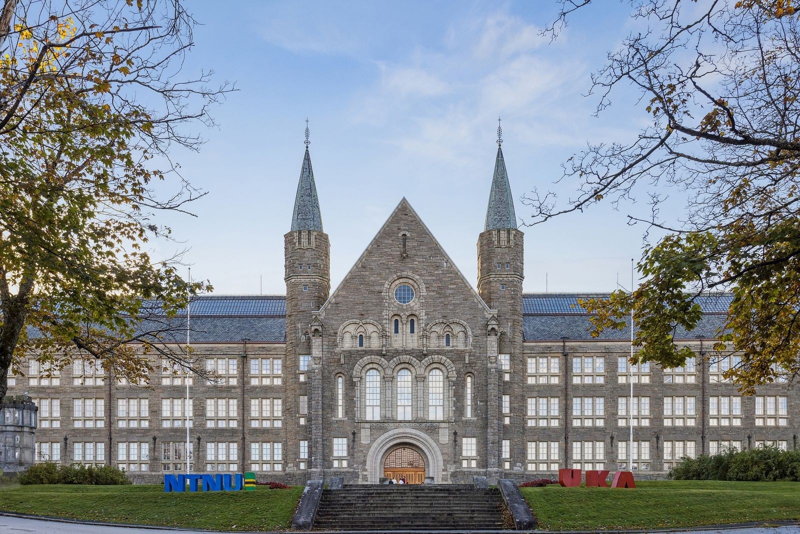 Nærhet til byens største studiesteder som NTNU og Handelshøyskolen BI. Galleribilde