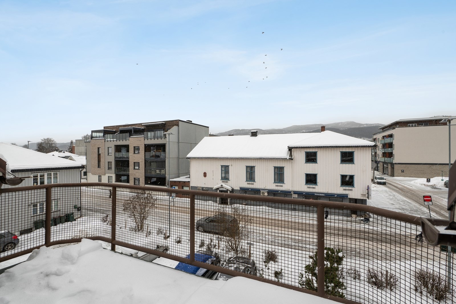 Balkong med god størrelse og gode solforhold. Galleribilde