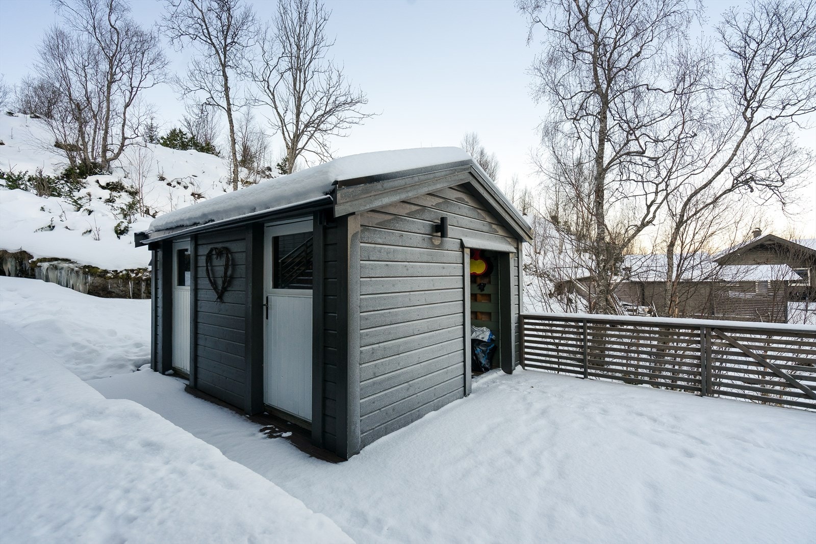 Praktisk utebod med 3 bodrom. Galleribilde